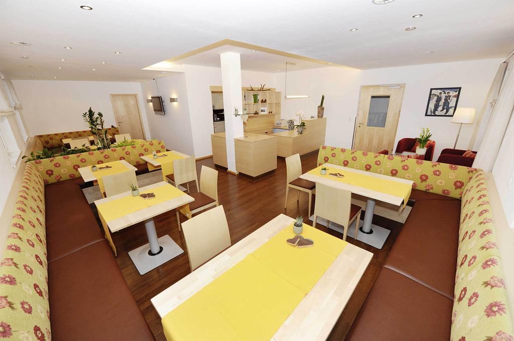 Valbella Bed & Breakfast พาร์เตอเนน ภายนอก รูปภาพ