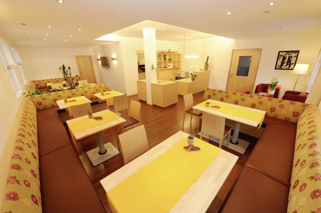 Valbella Bed & Breakfast พาร์เตอเนน ภายนอก รูปภาพ