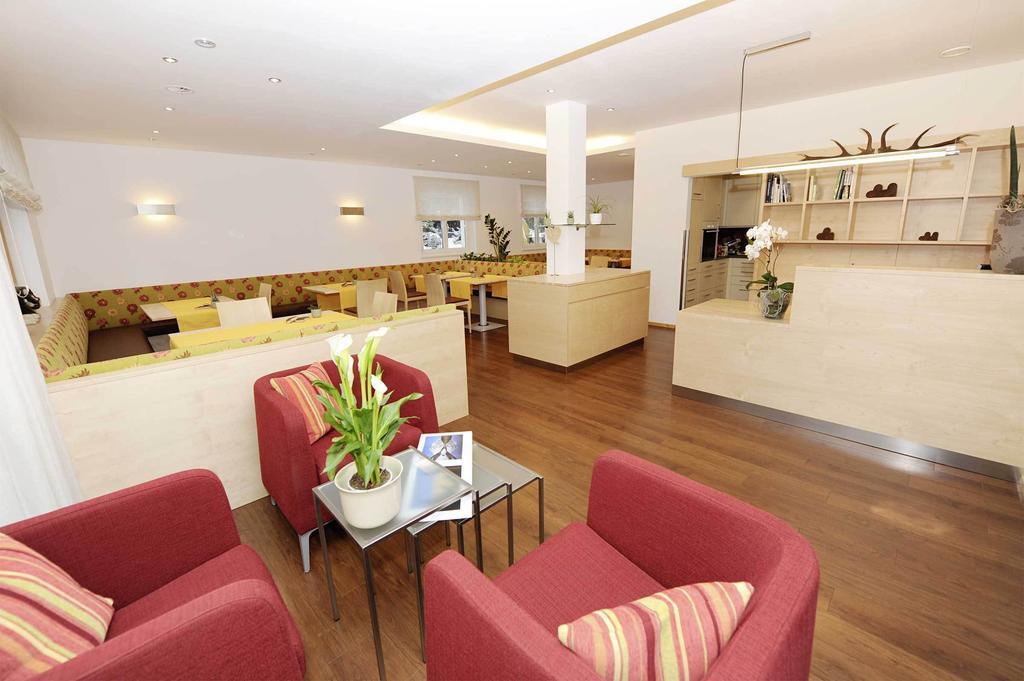 Valbella Bed & Breakfast พาร์เตอเนน ภายนอก รูปภาพ