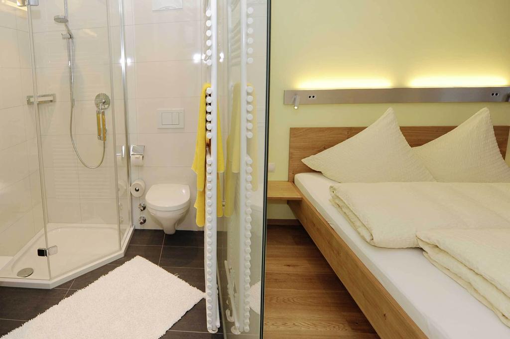 Valbella Bed & Breakfast พาร์เตอเนน ภายนอก รูปภาพ