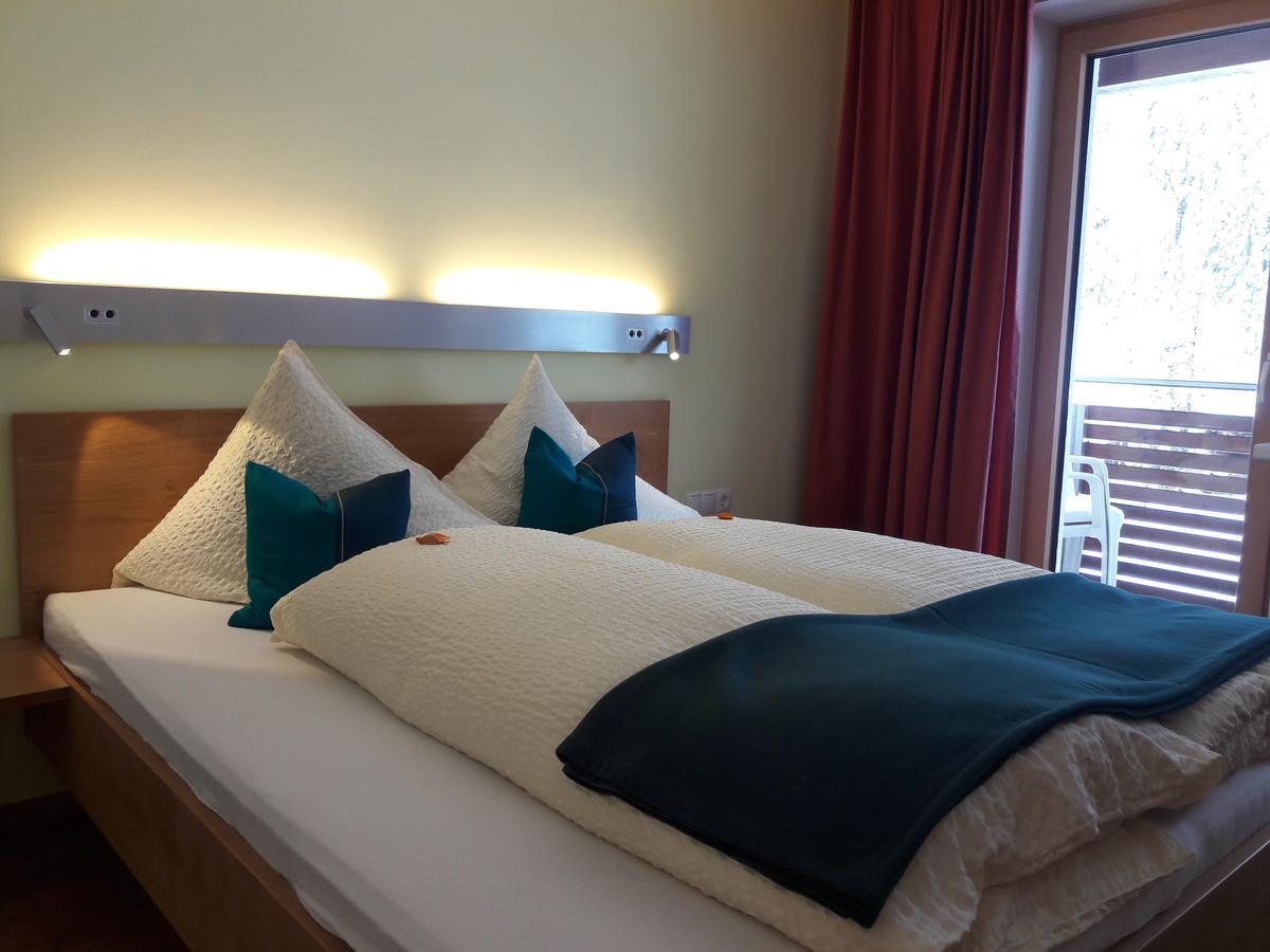 Valbella Bed & Breakfast พาร์เตอเนน ภายนอก รูปภาพ
