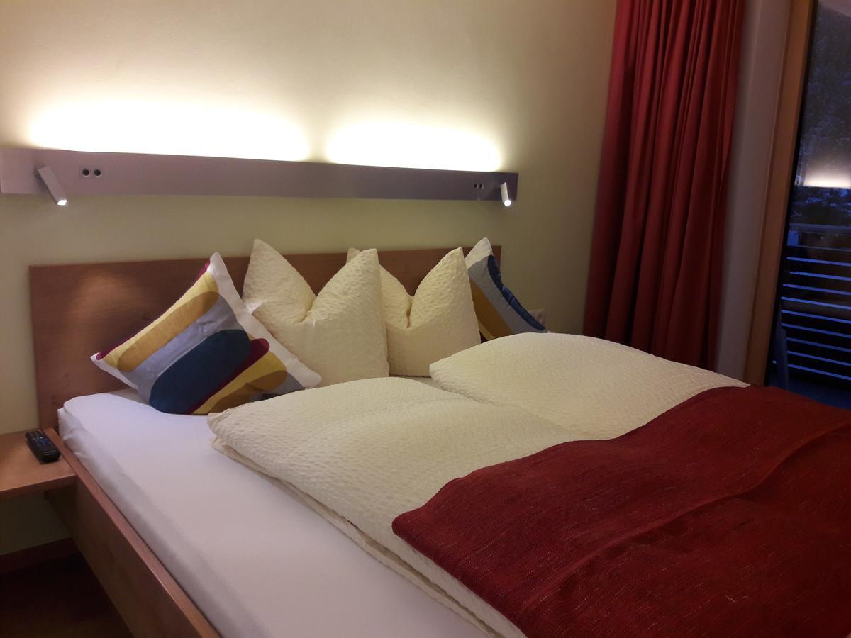 Valbella Bed & Breakfast พาร์เตอเนน ภายนอก รูปภาพ